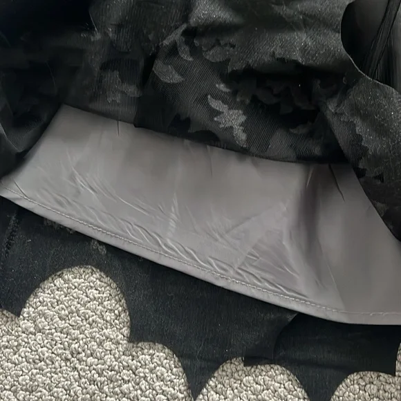 NWT H&M Black Bats Skirt - Picture 2 of 4